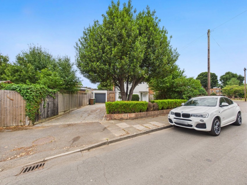 Images for Sunbury-on-Thames, Surrey EAID:2640919782 BID:ASH