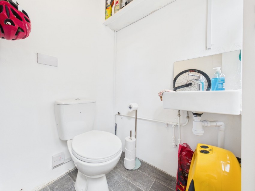 Images for Ashford, Surrey EAID:2640919782 BID:ASH