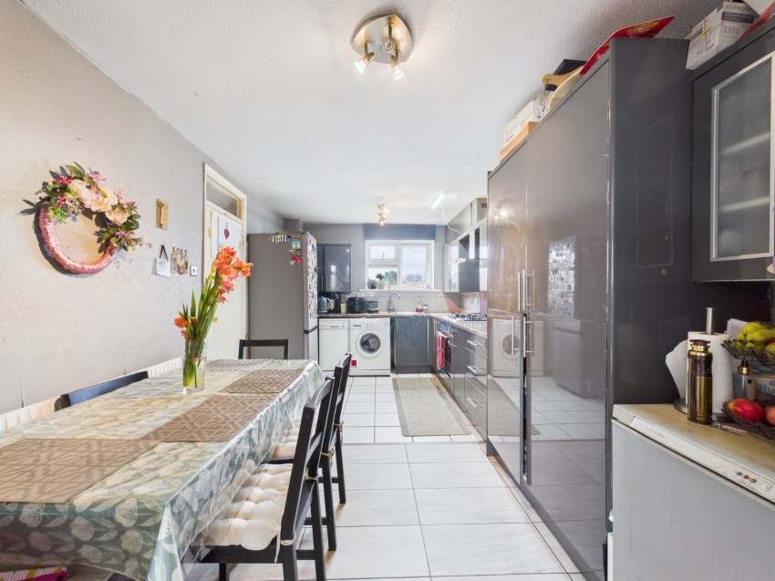 Images for Stanwell, Staines-upon-Thames, Surrey EAID:2640919782 BID:ASH
