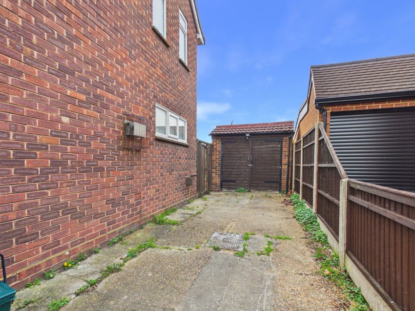 Images for Ashford, Surrey EAID:2640919782 BID:ASH