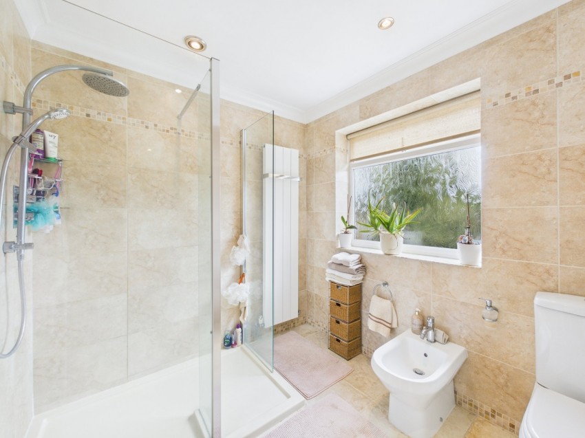 Images for Ashford, Surrey EAID:2640919782 BID:ASH