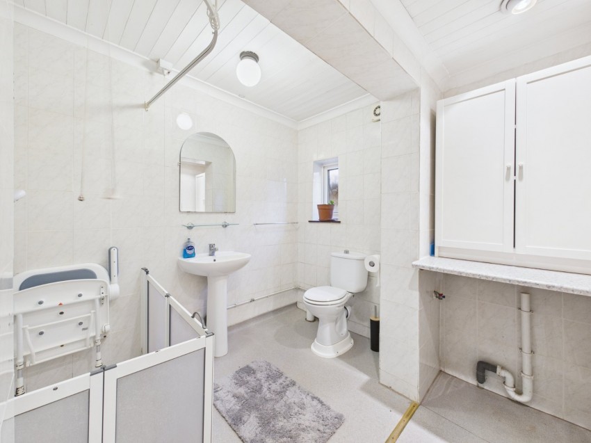 Images for Ashford, Surrey EAID:2640919782 BID:ASH