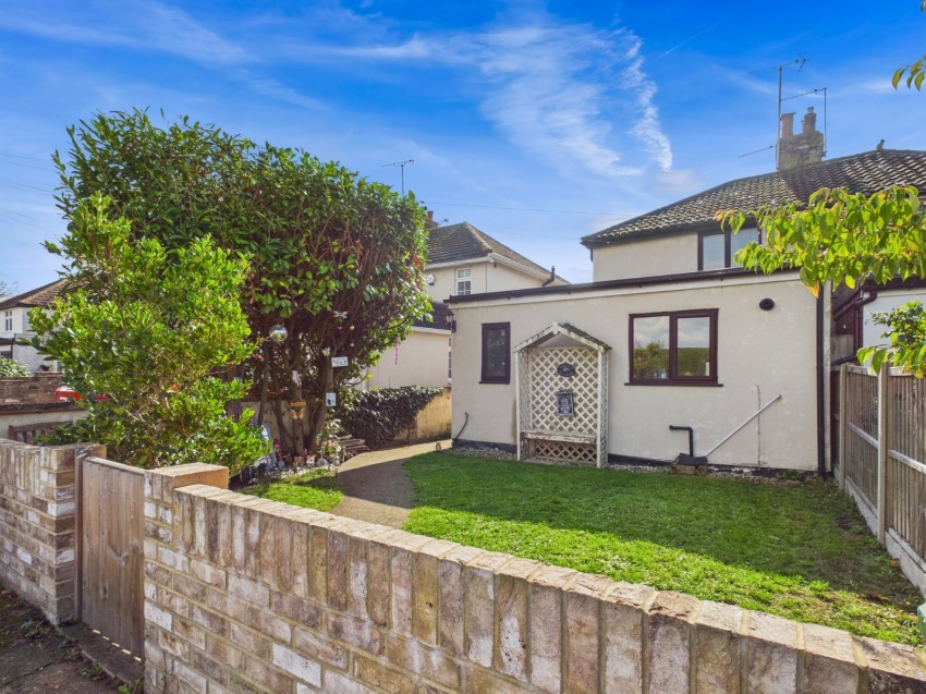 Images for Ashford, Surrey EAID:2640919782 BID:ASH