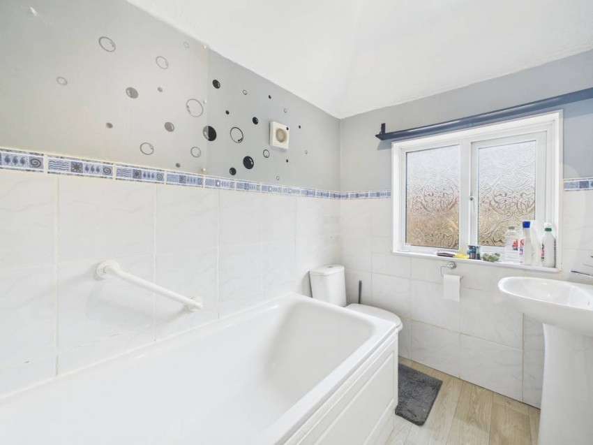 Images for Sunbury-on-Thames, Surrey EAID:2640919782 BID:FEL