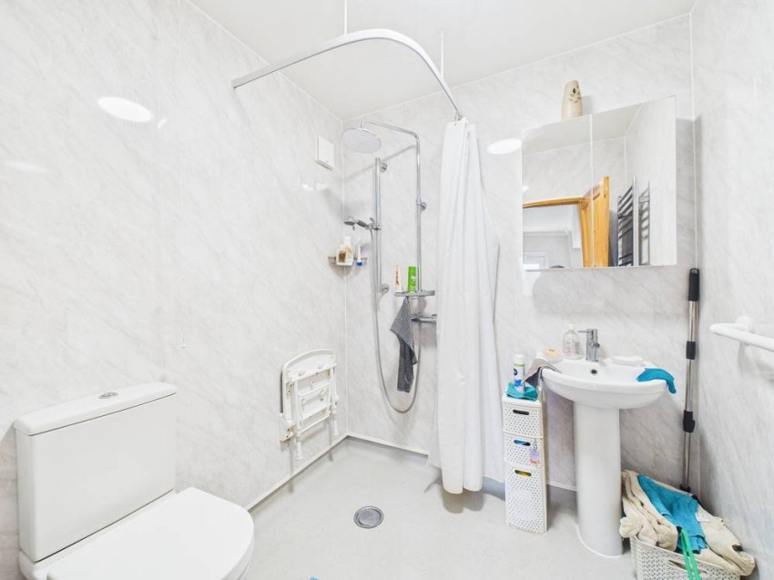 Images for Sunbury-on-Thames, Surrey EAID:2640919782 BID:FEL
