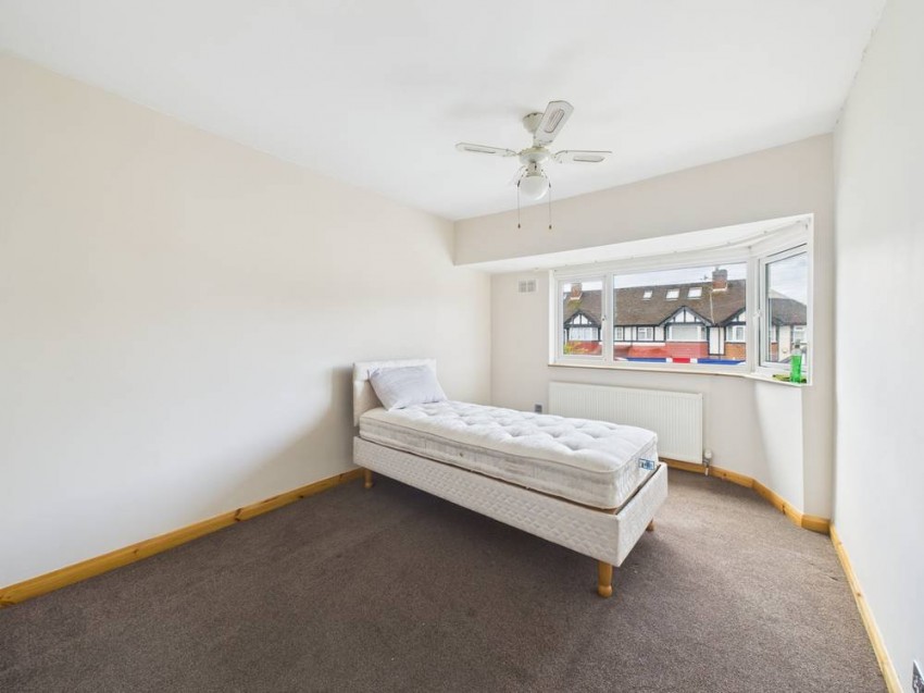 Images for Sunbury-on-Thames, Surrey EAID:2640919782 BID:FEL