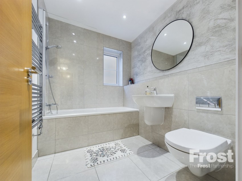 Images for Staines-upon-Thames, Surrey EAID:2640919782 BID:ASH