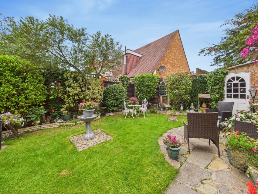 Images for Ashford, Surrey EAID:2640919782 BID:ASH