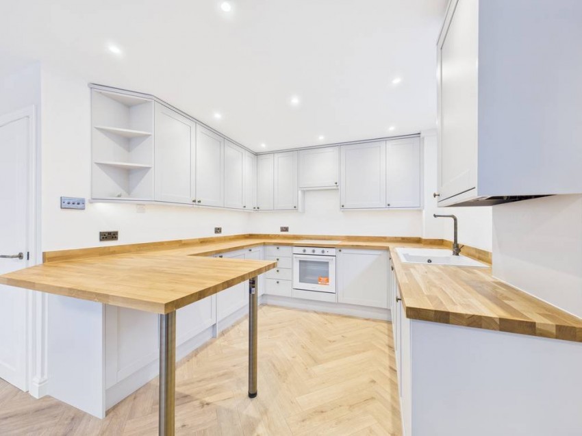 Images for Ashford, Surrey EAID:2640919782 BID:ASH