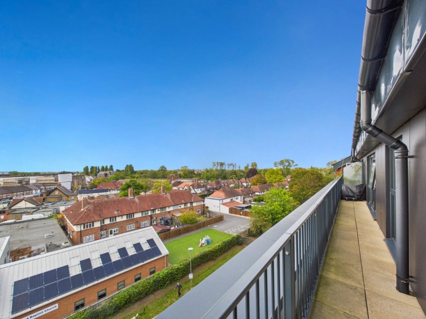 Images for Ashford, Surrey EAID:2640919782 BID:ASH