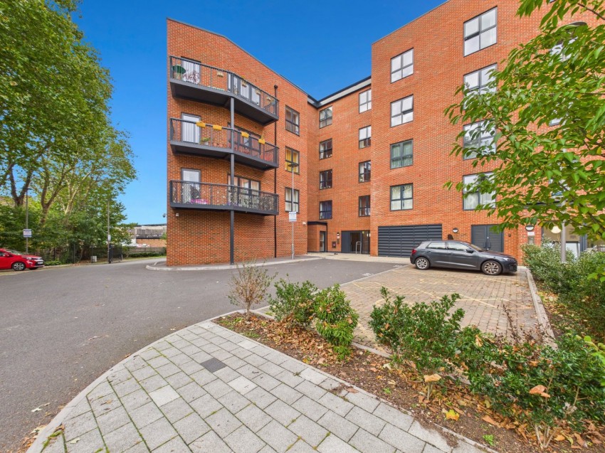 Images for Ashford, Surrey EAID:2640919782 BID:ASH