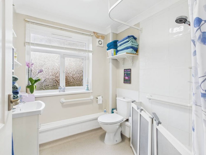 Images for Ashford, Surrey EAID:2640919782 BID:ASH