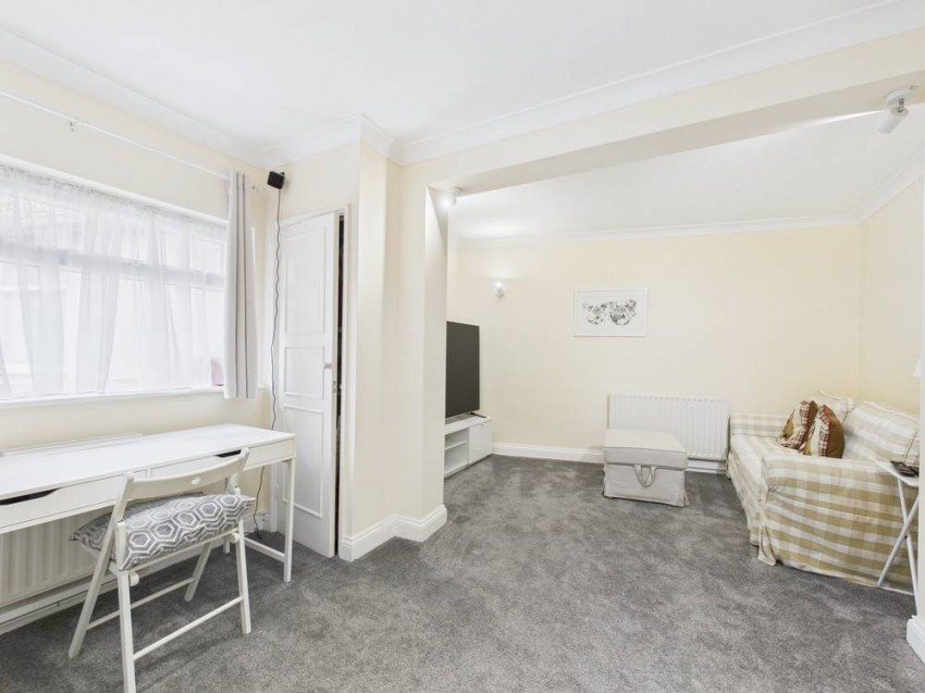 Images for Ashford, Surrey EAID:2640919782 BID:ASH