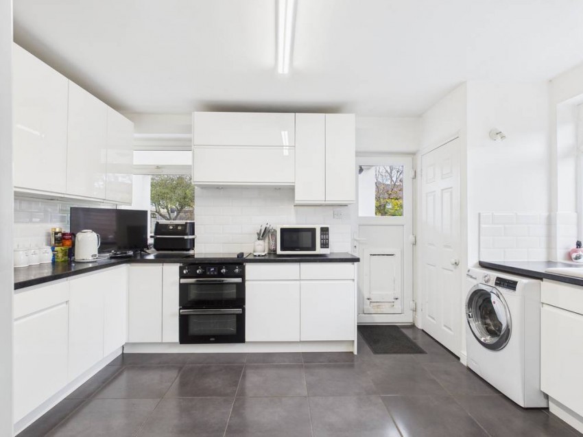 Images for Ashford, Surrey EAID:2640919782 BID:ASH