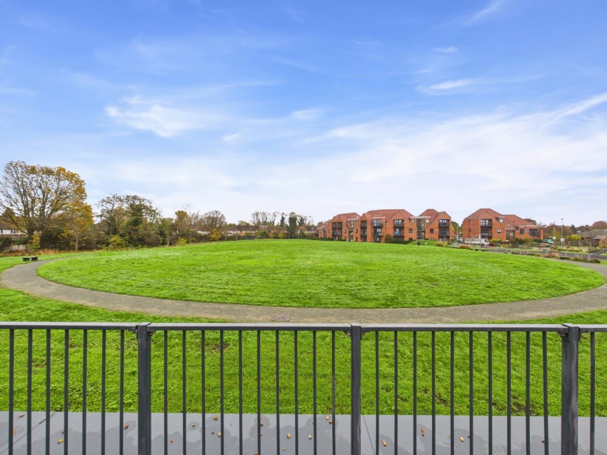 Images for Ashford, Surrey EAID:2640919782 BID:ASH