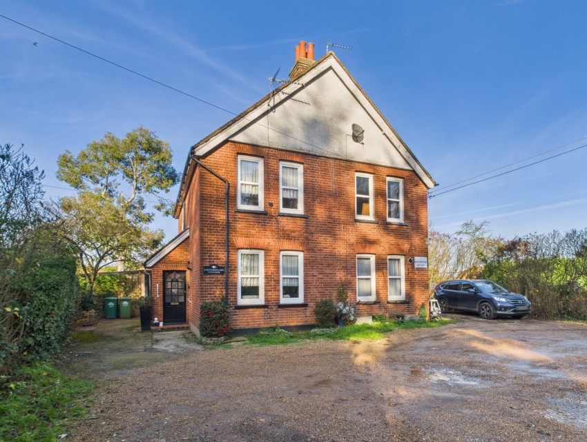 Images for Sunbury-on-Thames, Surrey EAID:2640919782 BID:ASH