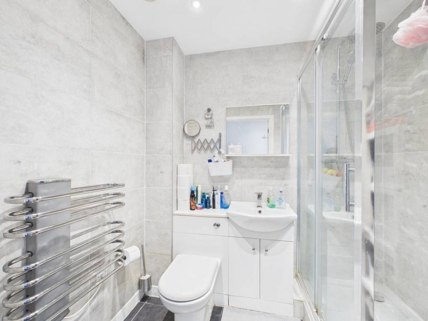 Images for Stanwell, Staines-upon-Thames, Surrey EAID:2640919782 BID:ASH