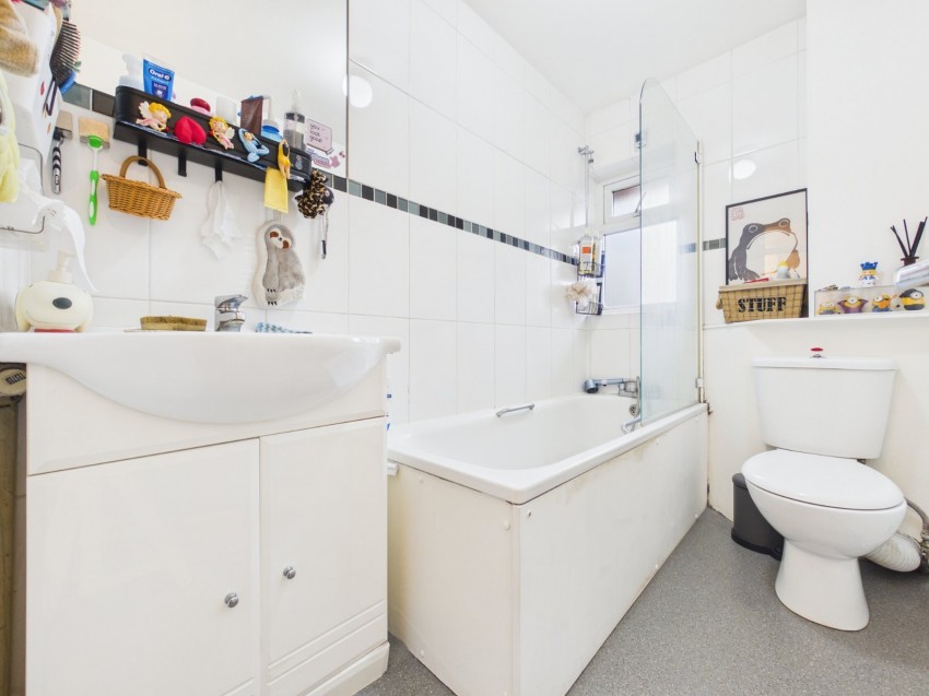 Images for Ashford, Surrey EAID:2640919782 BID:ASH