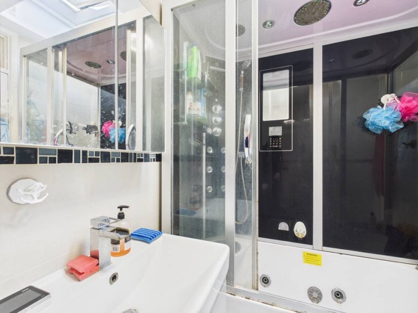 Images for Ashford, Surrey EAID:2640919782 BID:ASH