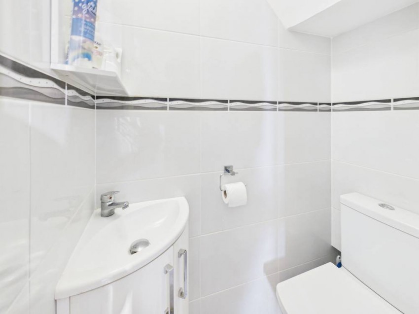 Images for Ashford, Surrey EAID:2640919782 BID:ASH