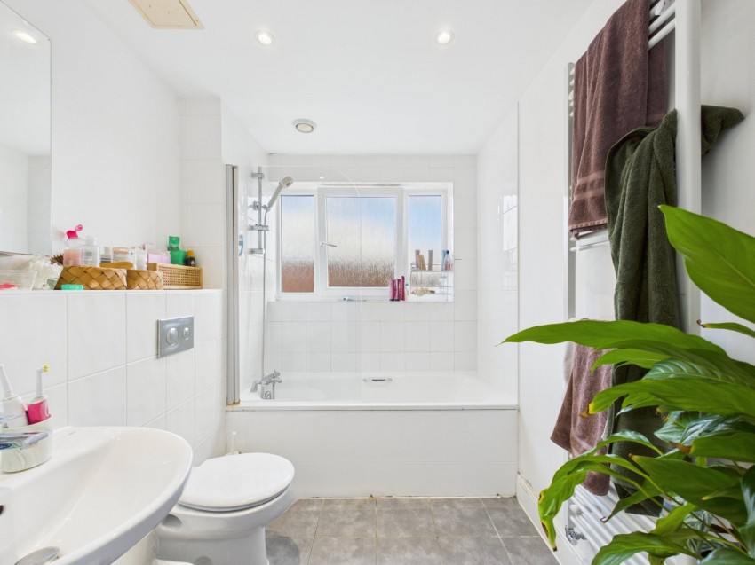 Images for Ashford, Surrey EAID:2640919782 BID:ASH