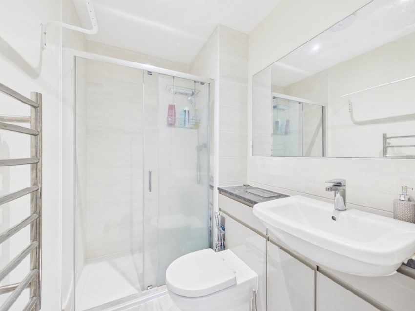 Images for Ashford, Surrey EAID:2640919782 BID:ASH