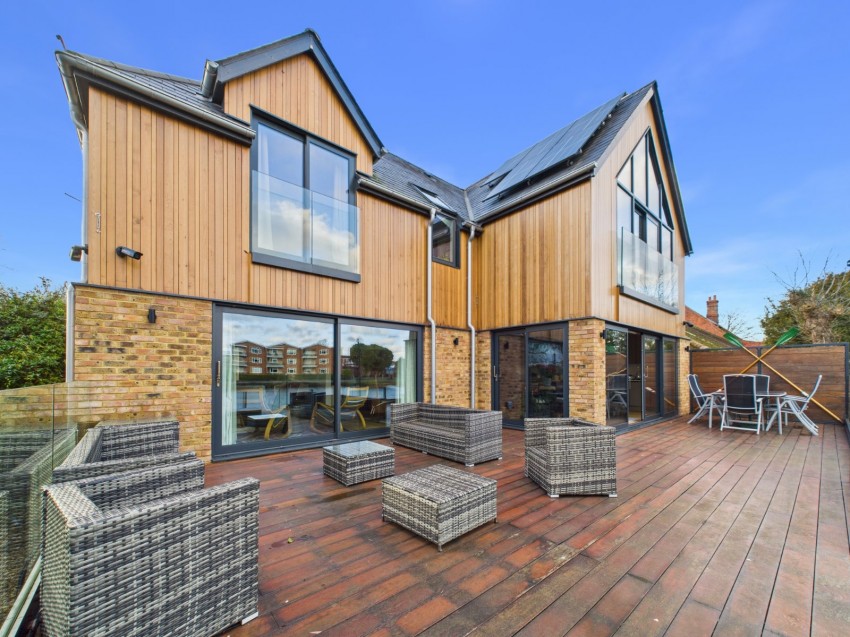 Images for Staines-upon-Thames, Surrey EAID:2640919782 BID:STA