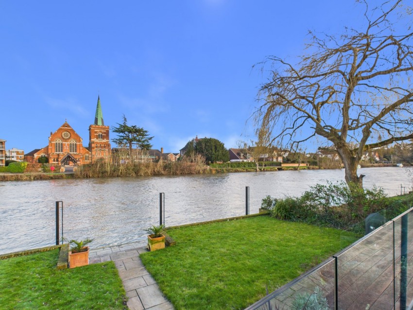 Images for Staines-upon-Thames, Surrey EAID:2640919782 BID:STA