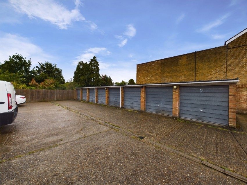 Images for Ashford, Surrey EAID:2640919782 BID:ASH