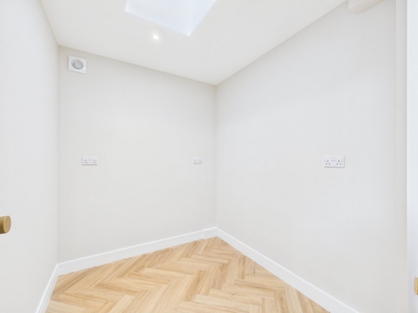 Images for Ashford, Surrey EAID:2640919782 BID:ASH