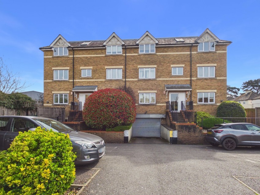 Images for Ashford, Surrey EAID:2640919782 BID:ASH
