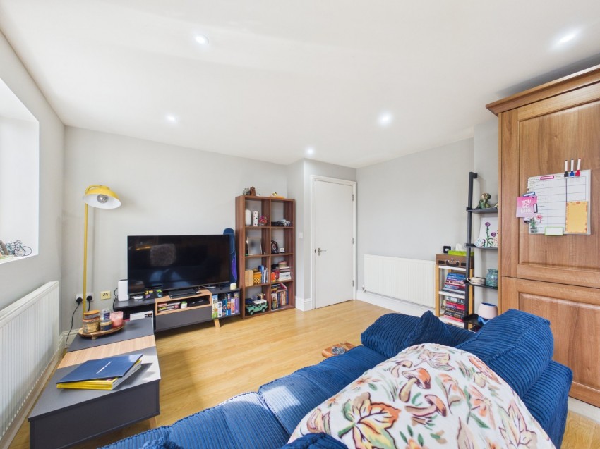 Images for Ashford, Surrey EAID:2640919782 BID:ASH