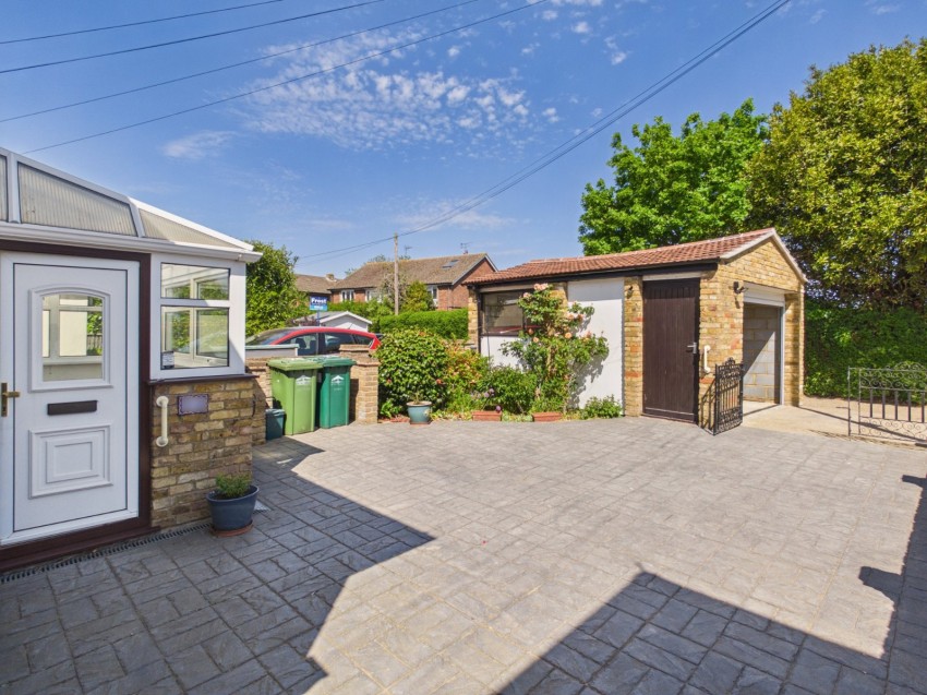 Images for Ashford, Surrey EAID:2640919782 BID:ASH