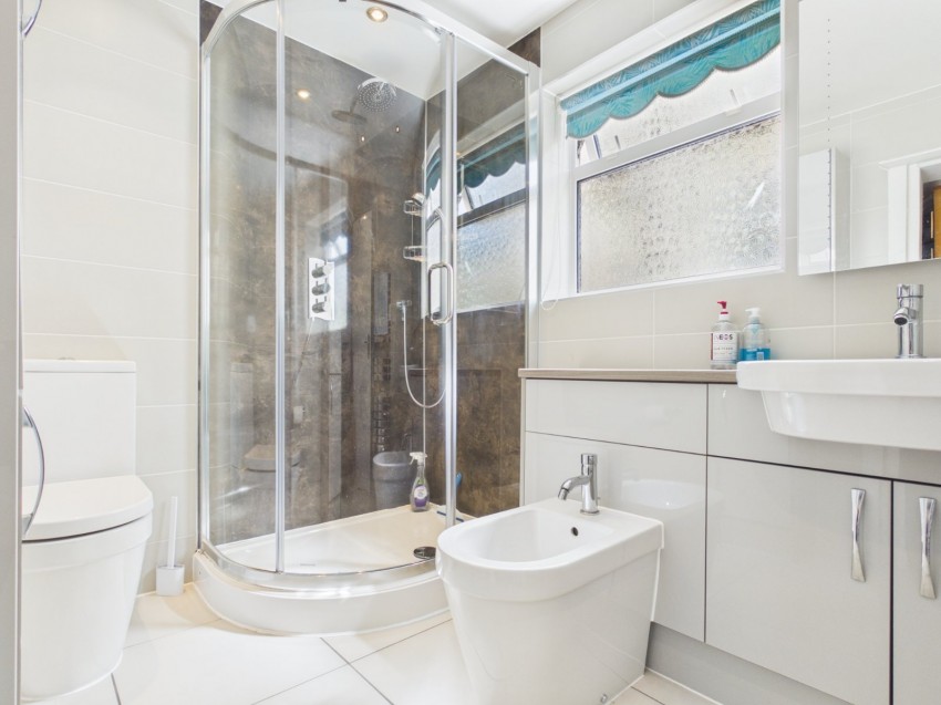 Images for Ashford, Surrey EAID:2640919782 BID:ASH
