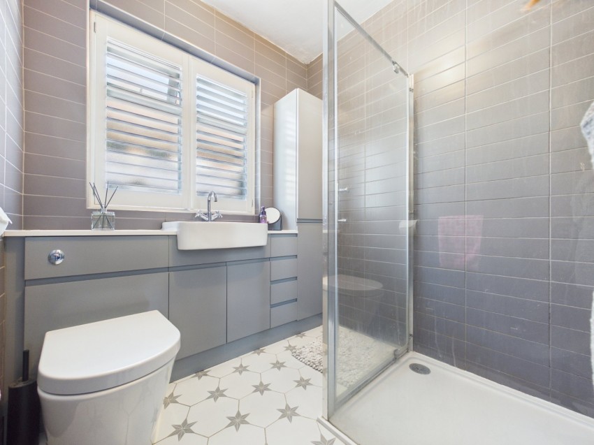Images for Ashford, Surrey EAID:2640919782 BID:ASH