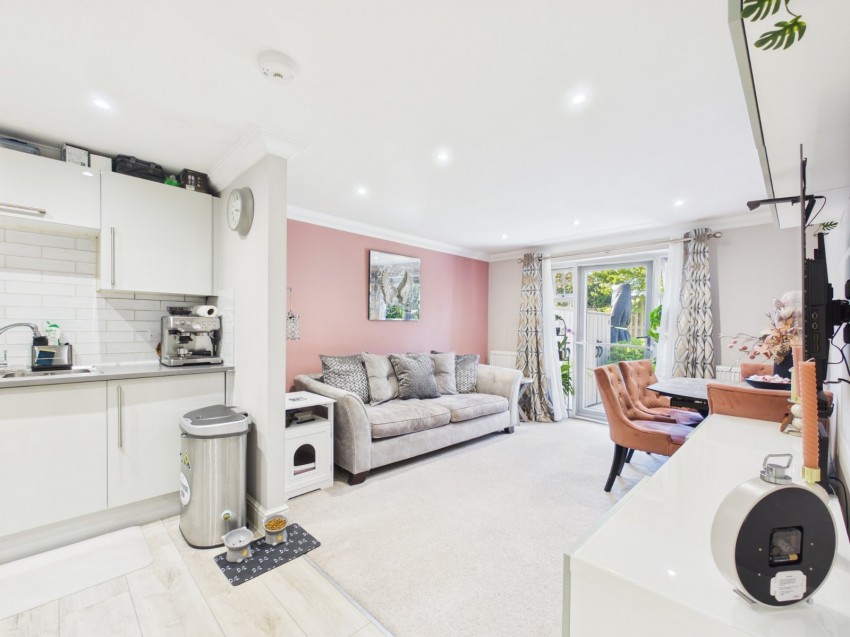 Images for Ashford, Surrey EAID:2640919782 BID:ASH