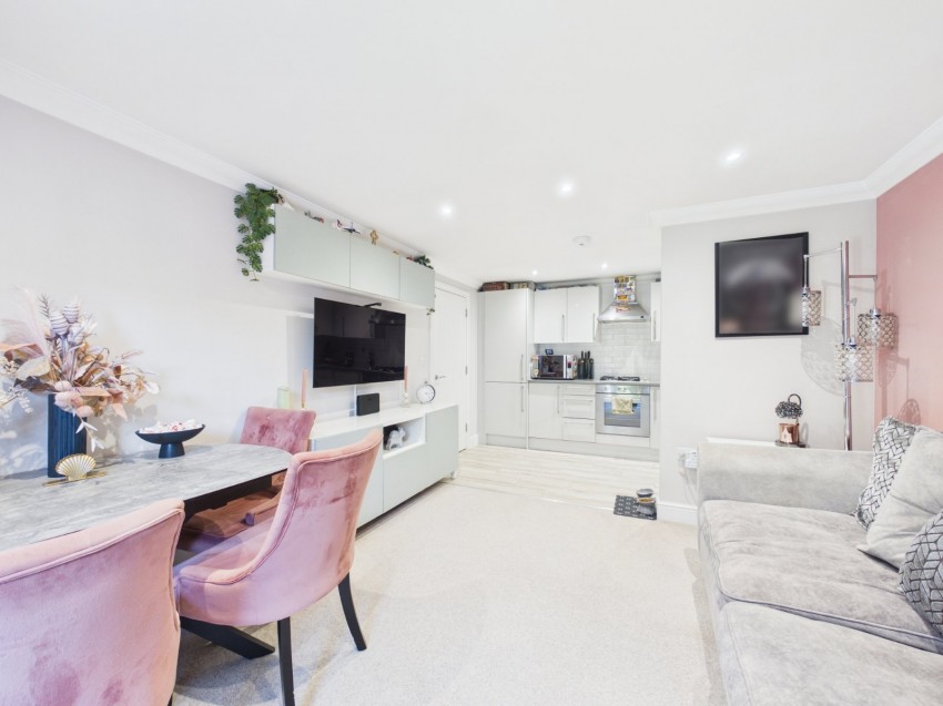 Images for Ashford, Surrey EAID:2640919782 BID:ASH