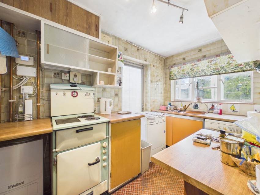 Images for Ashford, Surrey EAID:2640919782 BID:ASH