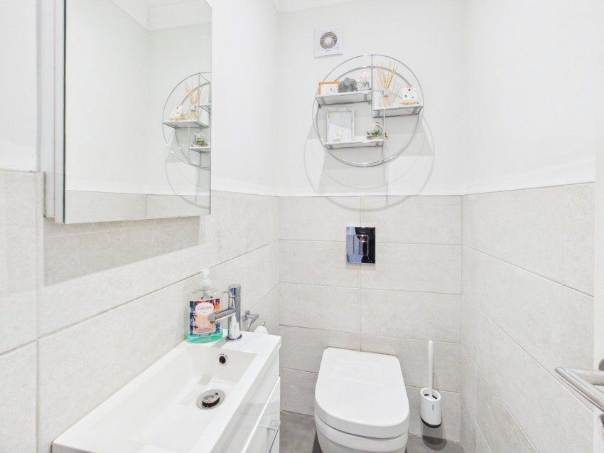 Images for Ashford, Surrey EAID:2640919782 BID:ASH