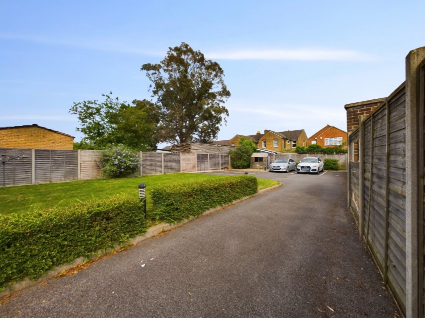 Images for Ashford, Surrey EAID:2640919782 BID:ASH