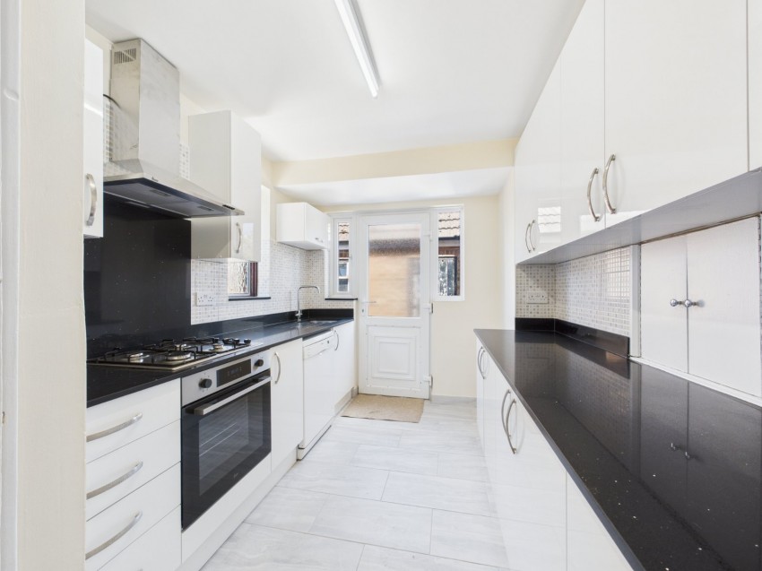 Images for Ashford, Middlesex EAID:2640919782 BID:ASL