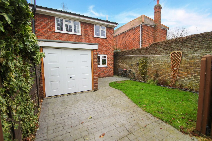 Images for Stanhope Heath, Stanwell, Staines-Upon-Thames, Middlesex EAID:2640919782 BID:ASL