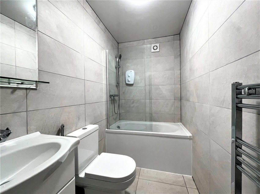 Images for Staines-upon-Thames EAID:2640919782 BID:ASL