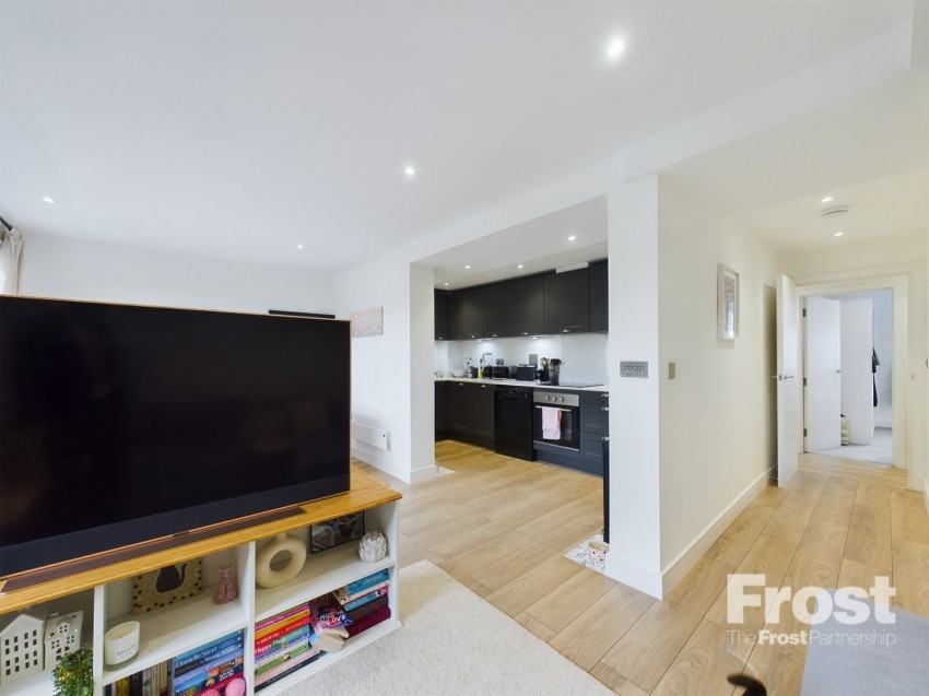 Images for Sunbury-on-Thames, Surrey EAID:2640919782 BID:ASL