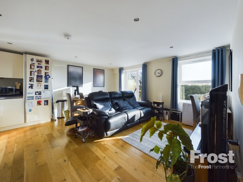 Images for Ashford, Surrey EAID:2640919782 BID:ASL