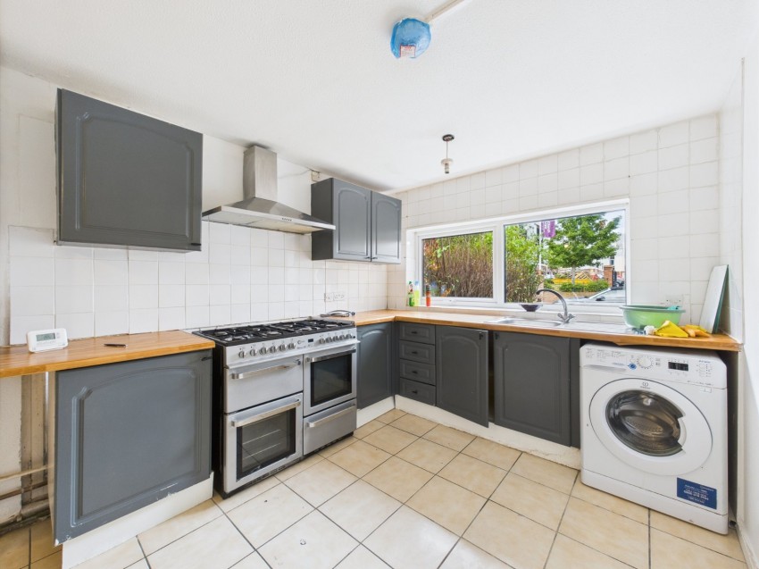 Images for Stanwell, Staines-upon-Thames, Surrey EAID:2640919782 BID:ASL
