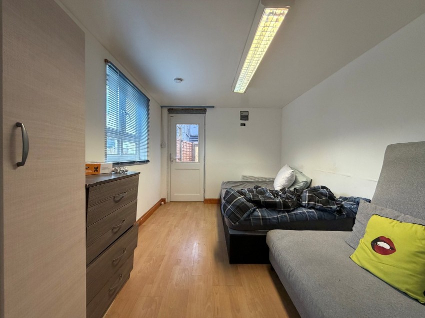 Images for Ashford, Surrey EAID:2640919782 BID:ASL