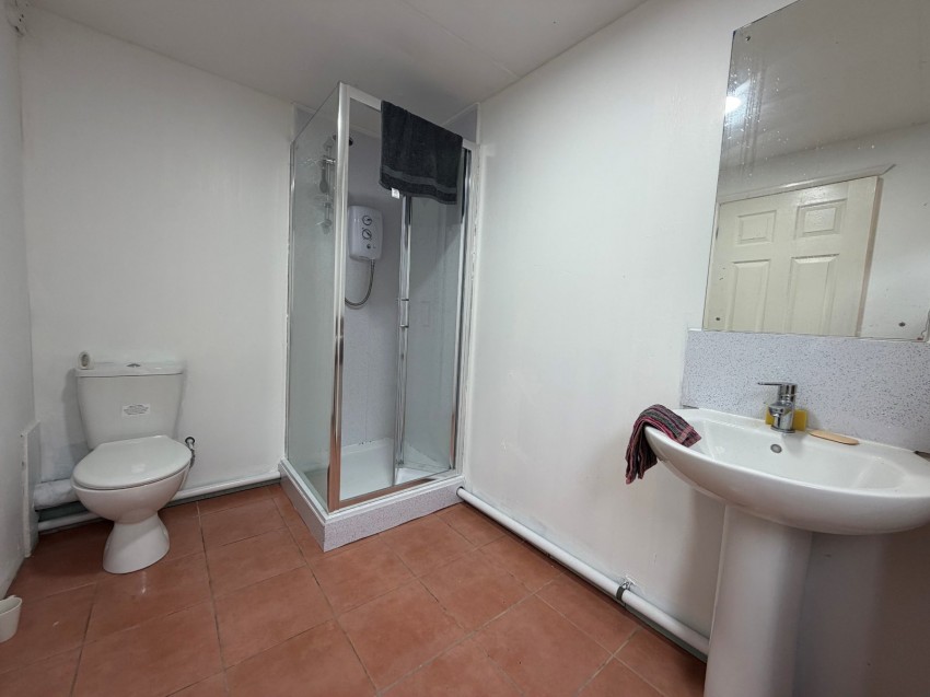 Images for Ashford, Surrey EAID:2640919782 BID:ASL