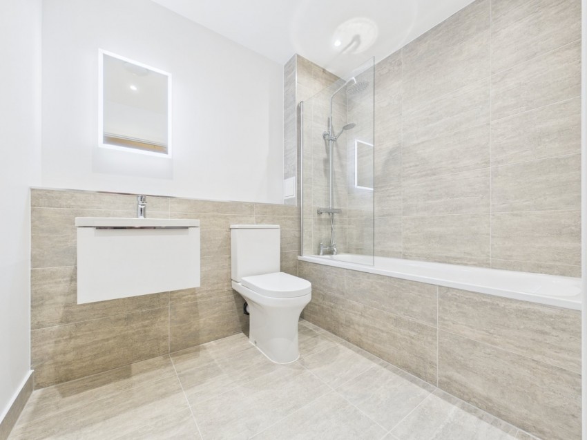 Images for The Causeway, Staines-Upon-Thames, Middlesex EAID:2640919782 BID:ASL