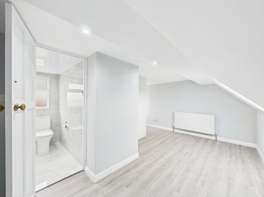 Images for Ashford, Surrey EAID:2640919782 BID:ASL